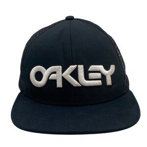 Oakley Blackout Mesh Back Snapback Hat White Stitched Spell Out Logo (H26)